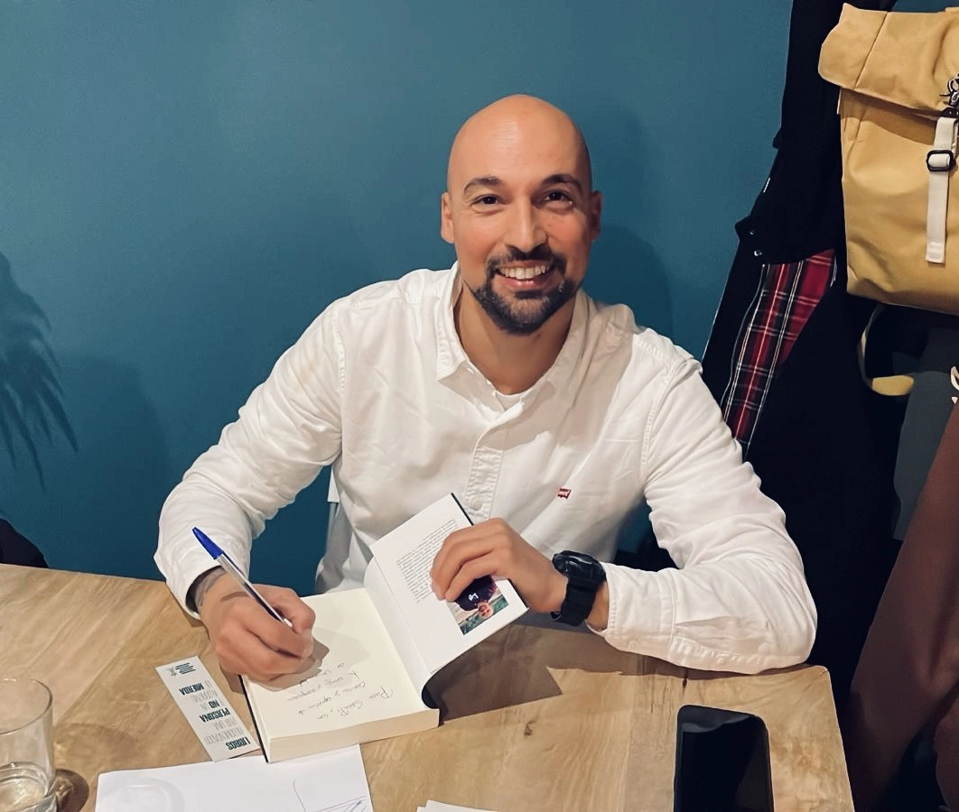 Rubén Lázaro Bagüés debuta en la literatura con su primera novela, Arcano Vikingo 1 - El crepúsculo de los dioses