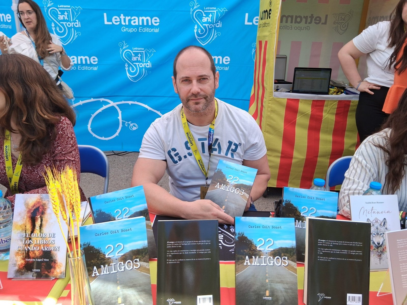 Carles Coit Bonet firmó ejemplares de su obra en Sant Jordi 2025 con Editorial Letrame