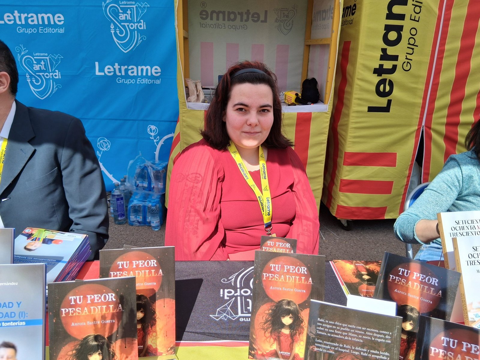 Aurora Sastre Guerra cautivó corazones en Sant Jordi 2025 con su primera novela “Tu peor pesadilla”